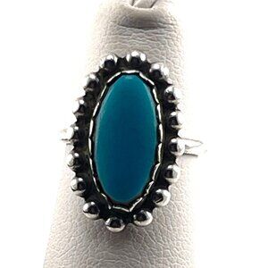 Vintage Sterling Silver Navajo Turquoise Ring With Scalloped Bezel Design Size 3